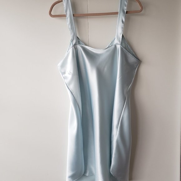 ✨️FINAL SALE✨️ vintage light blue slip with lace details size XL - Picture 2 of 7